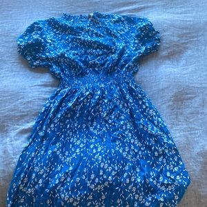 Beautiful cornflower blue dresss